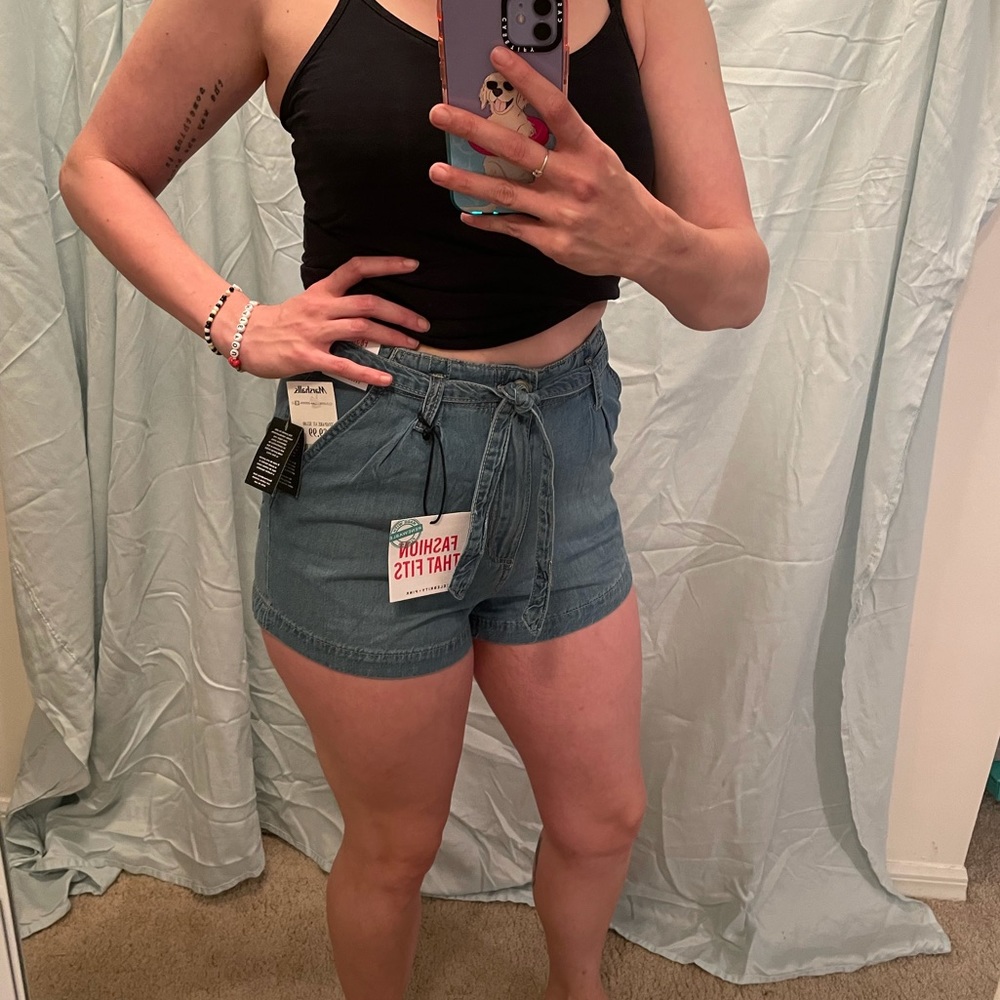 High waist shorts size 7/28